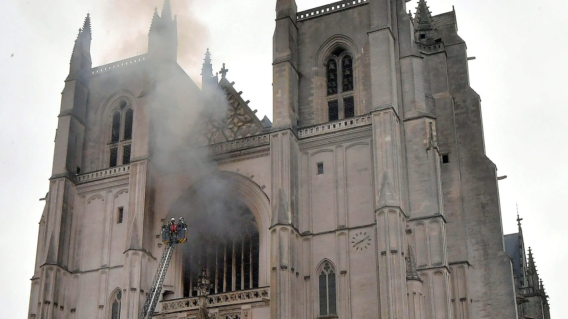 Incendio catedral Nantes